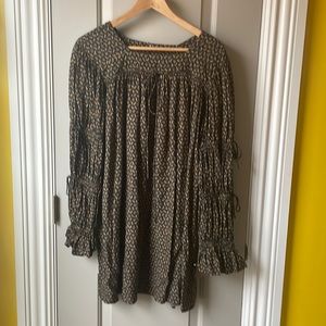 Super sweet DOEN Bishop Tie Sleeve Mini Dress